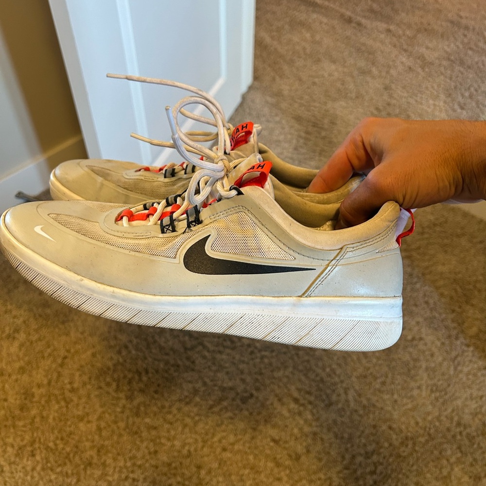 Nike Nyjah 2 skateboard shoes